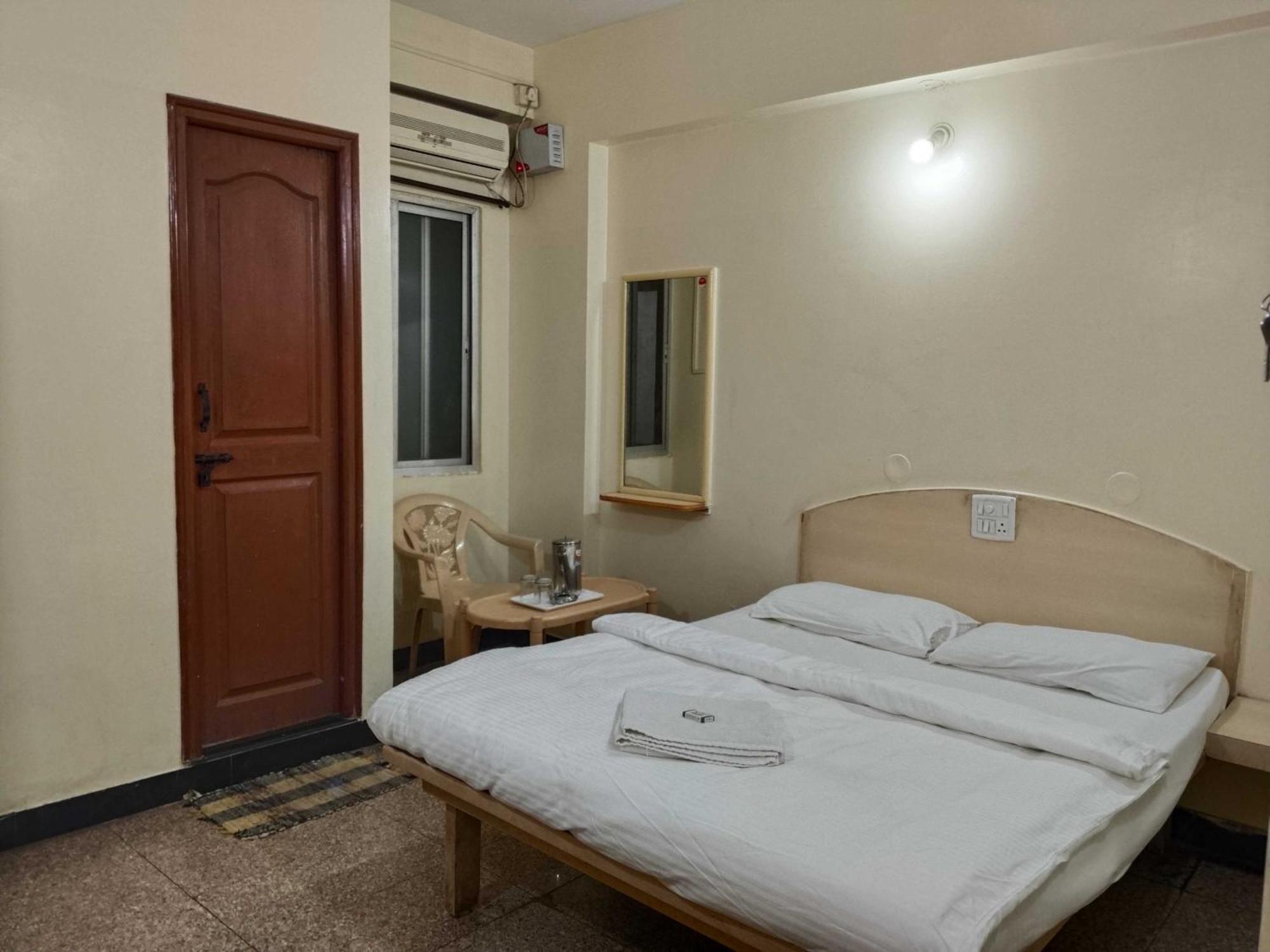 Hotel O Sri Vijaya Palace Lodging Bangalore Exterior foto