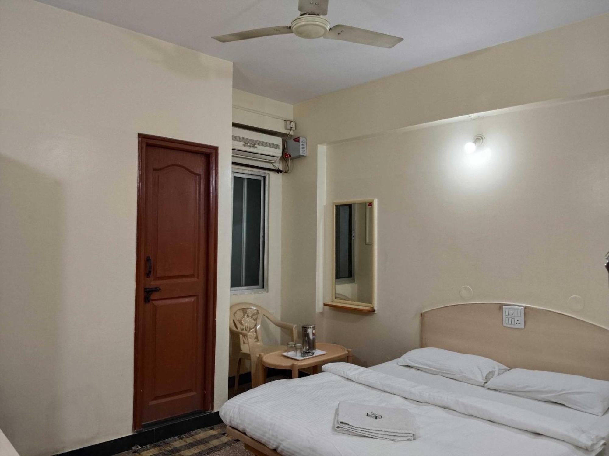 Hotel O Sri Vijaya Palace Lodging Bangalore Exterior foto
